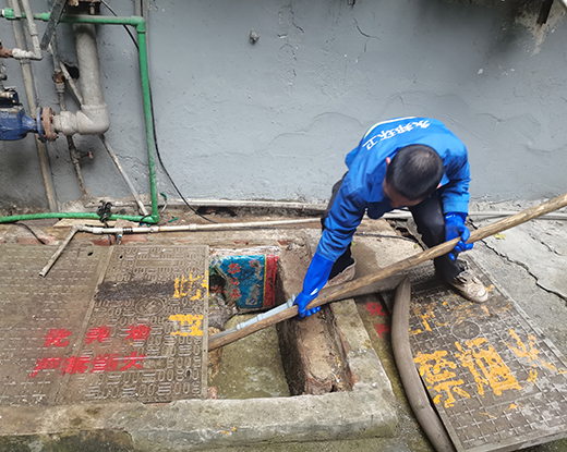 噶尔清掏化粪池